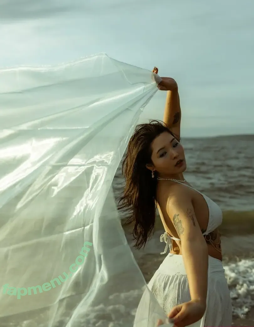 Erin Li nude photo #0022 (erinlimodel)