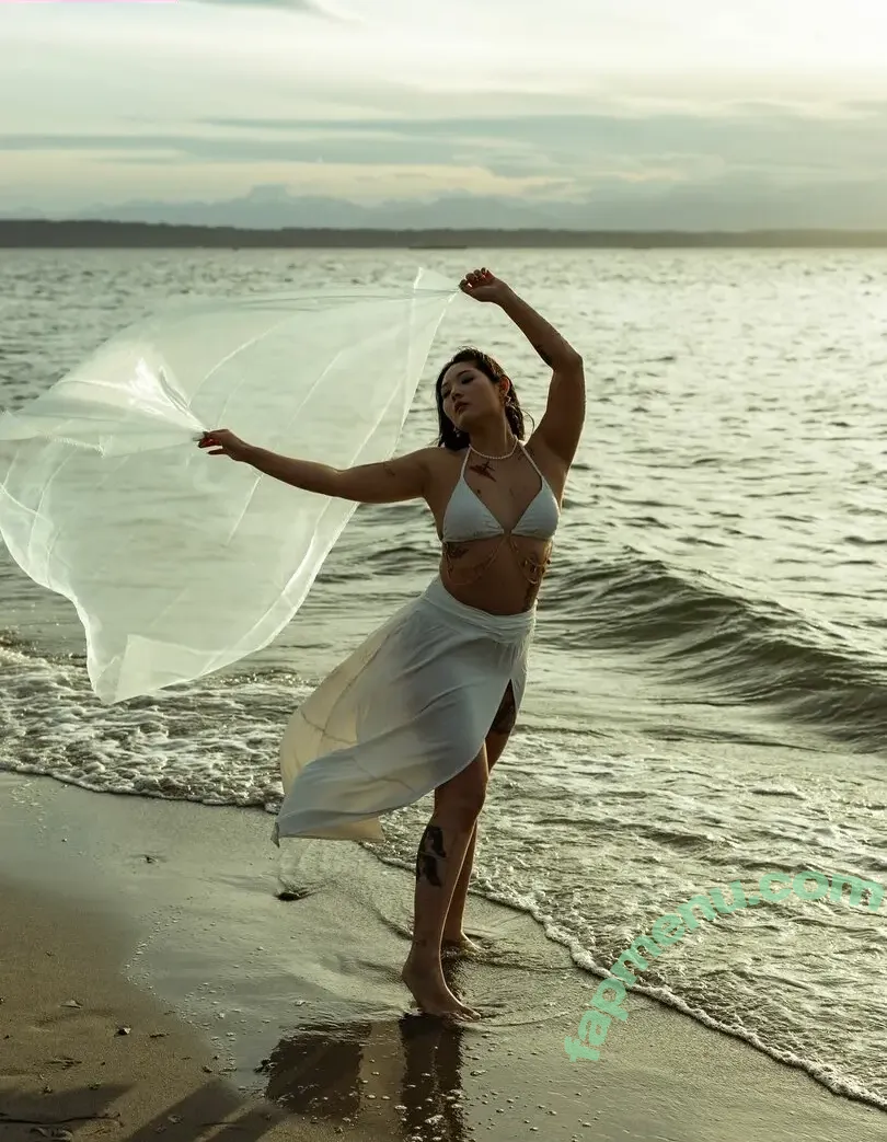 Erin Li nude photo #0024 (erinlimodel)