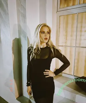 Erin Moriarty / erinelairmoriarty nude photo #0201