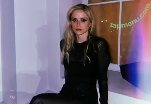 Erin Moriarty / erinelairmoriarty nude photo #0243