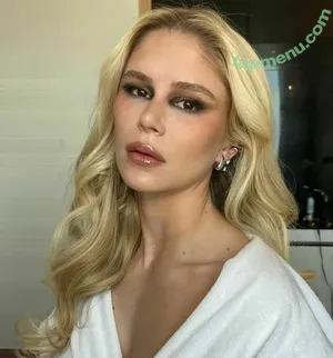 Erin Moriarty / erinelairmoriarty nude photo #0316