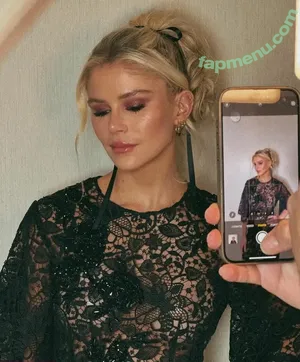 Erin Moriarty / erinelairmoriarty nude photo #0386