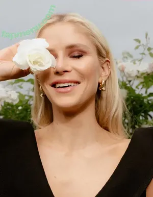 Erin Moriarty / erinelairmoriarty nude photo #0414