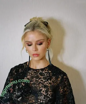 Erin Moriarty / erinelairmoriarty nude photo #0464