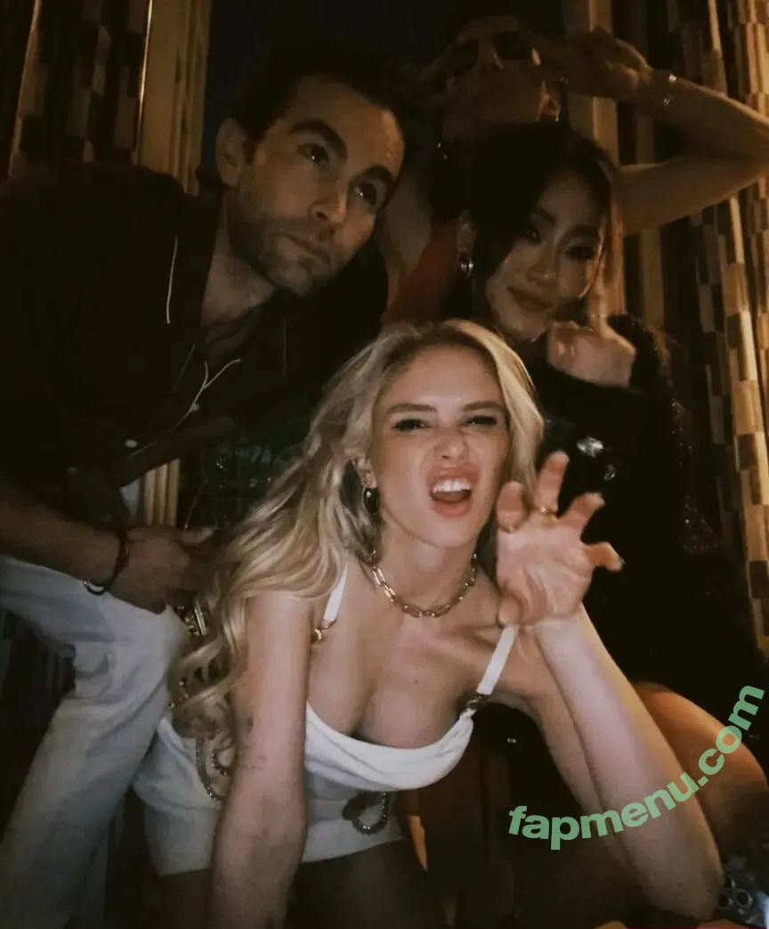 Erin Moriarty nude photo #0327 (erinelairmoriarty)