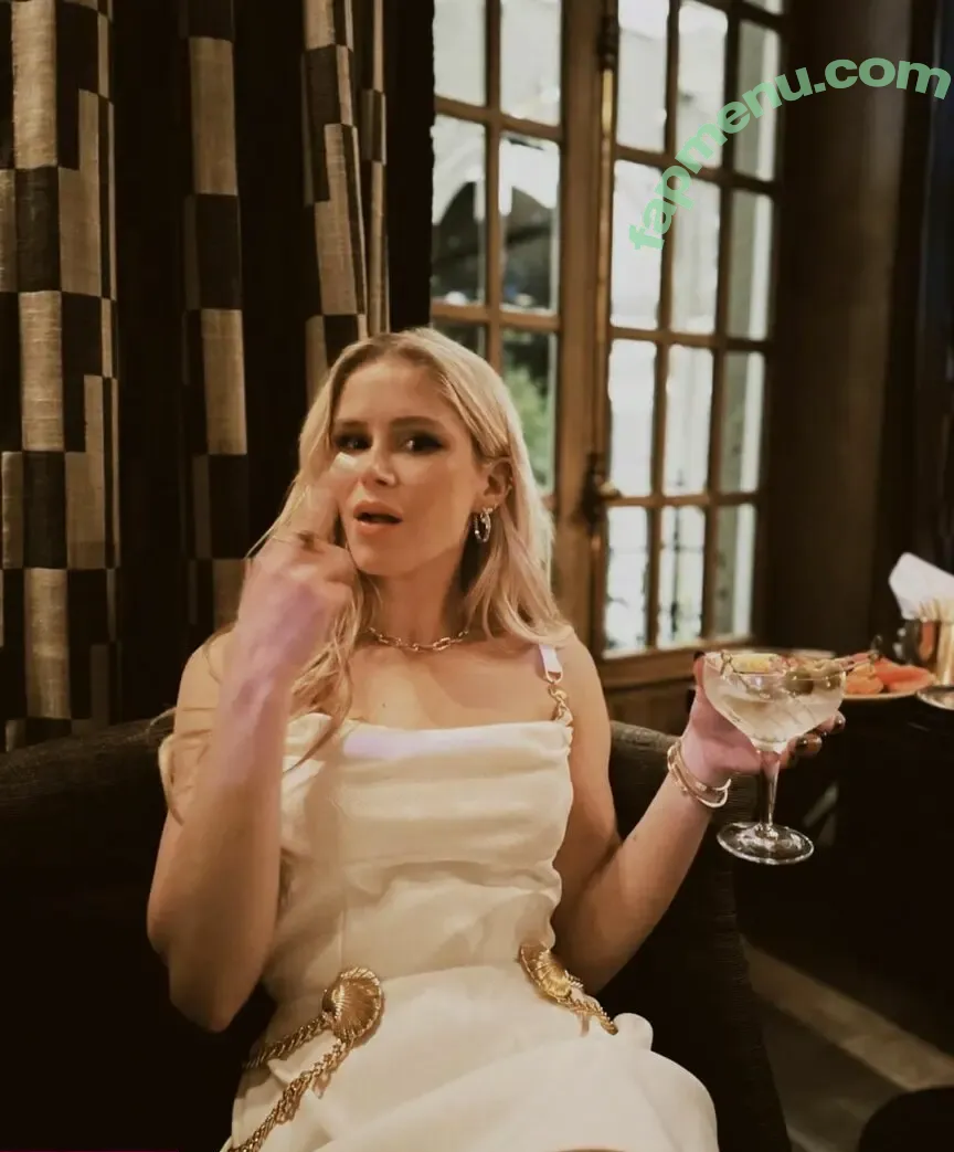 Erin Moriarty nude photo #0328 (erinelairmoriarty)