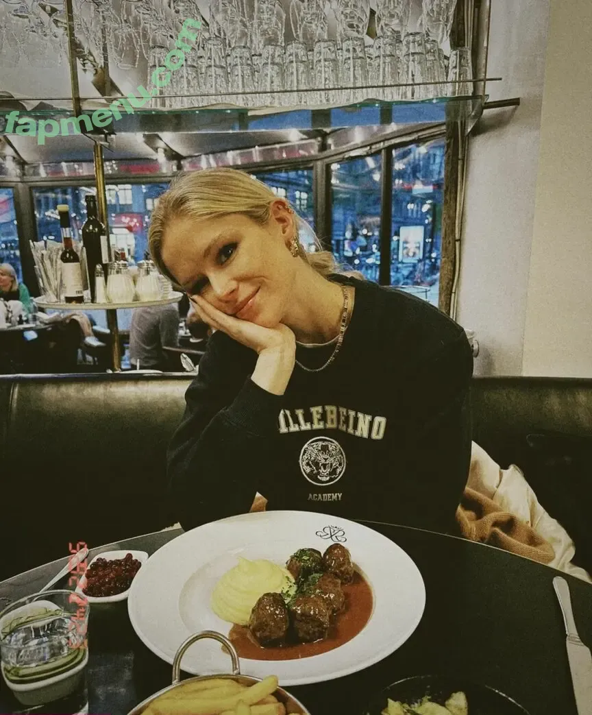 Erin Moriarty nude photo #0335 (erinelairmoriarty)