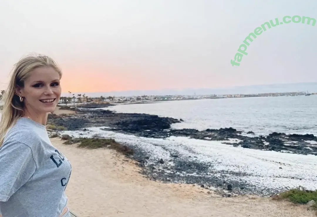 Erin Moriarty nude photo #0356 (erinelairmoriarty)