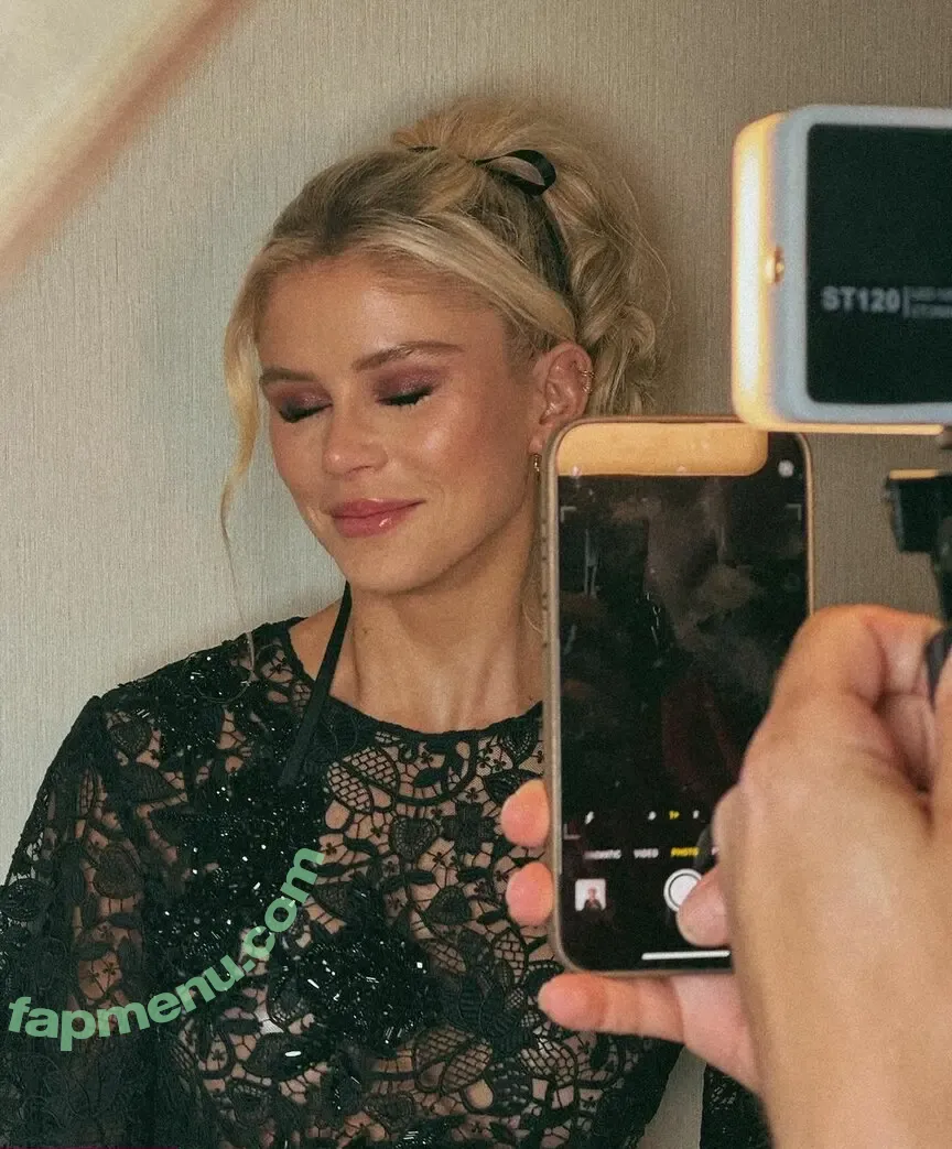 Erin Moriarty nude photo #0387 (erinelairmoriarty)