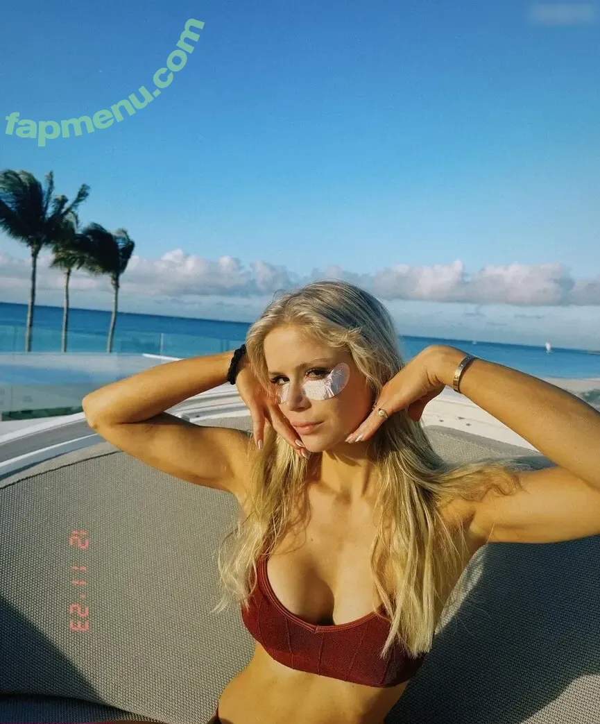 Erin Moriarty nude photo #0403 (erinelairmoriarty)