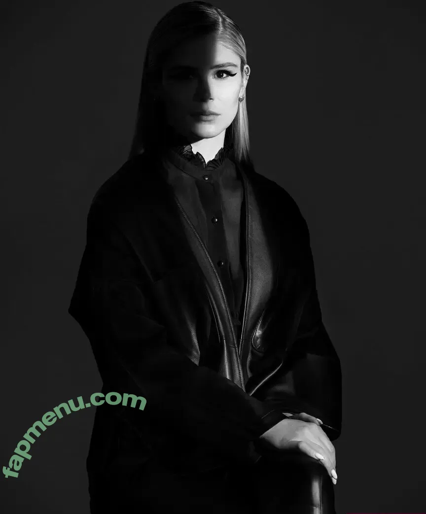 Erin Moriarty nude photo #0426 (erinelairmoriarty)