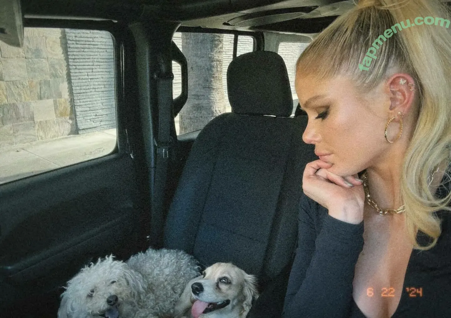 Erin Moriarty nude photo #0438 (erinelairmoriarty)