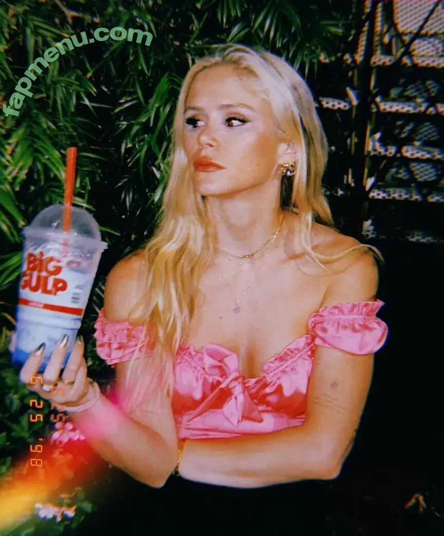 Erin Moriarty nude photo #0446 (erinelairmoriarty)