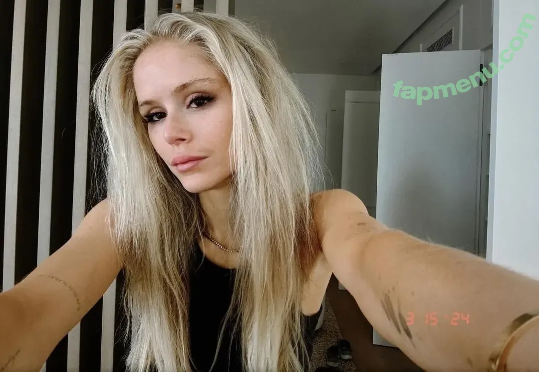 Erin Moriarty nude photo #0450 (erinelairmoriarty)