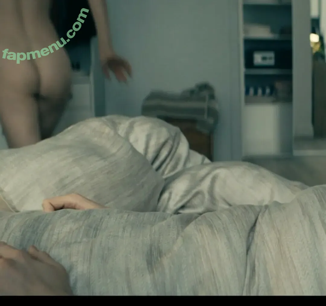 Erin Moriarty nude photo #0504 (erinelairmoriarty)