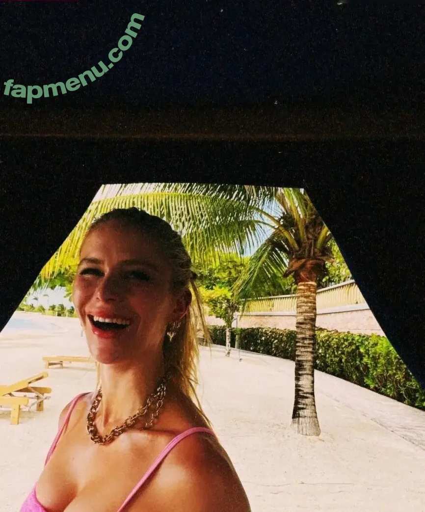 Erin Moriarty nude photo #0525 (erinelairmoriarty)