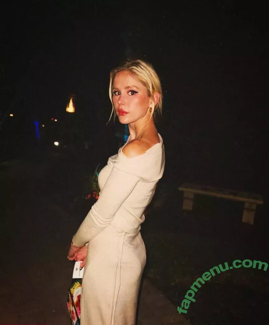 Erin Moriarty nude photo #0703 (erinelairmoriarty)