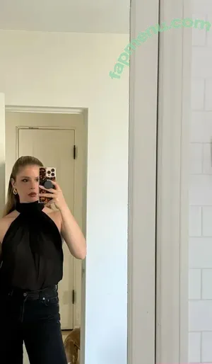 Erin Moriarty / erinelairmoriarty nude photo #1098