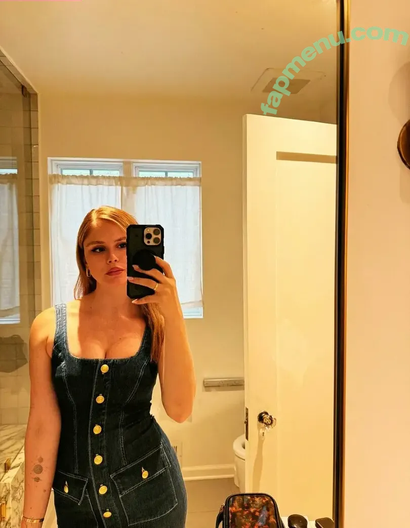 Erin Moriarty nude photo #1086 (erinelairmoriarty)