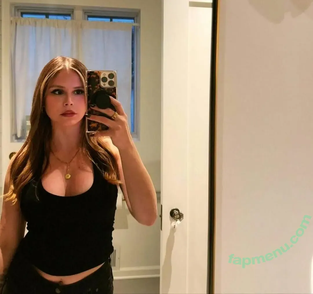 Erin Moriarty nude photo #1105 (erinelairmoriarty)