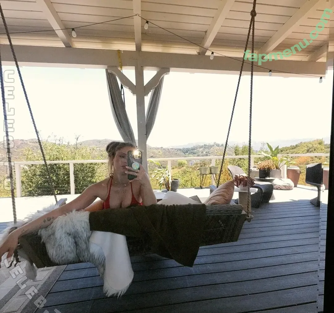 Erin Moriarty nude photo #1134 (erinelairmoriarty)