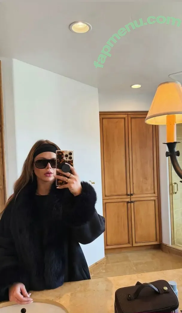 Erin Moriarty nude photo #1139 (erinelairmoriarty)