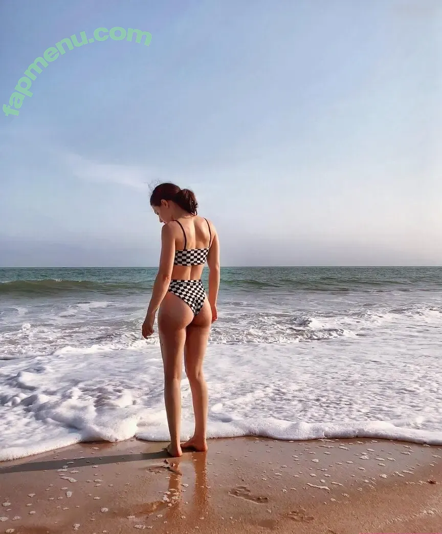 Erin Sanders nude photo #0064 (erinsanders)