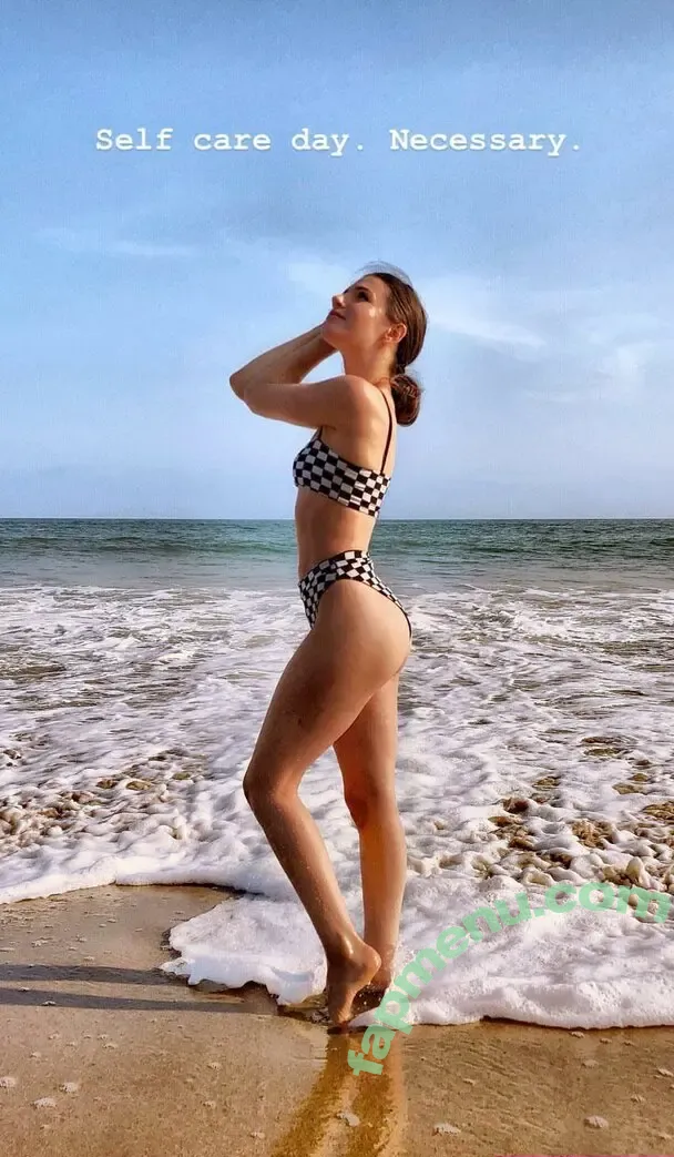 Erin Sanders nude photo #0088 (erinsanders)