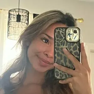 erinmiller / overthemoonfaraway nude photo #0017