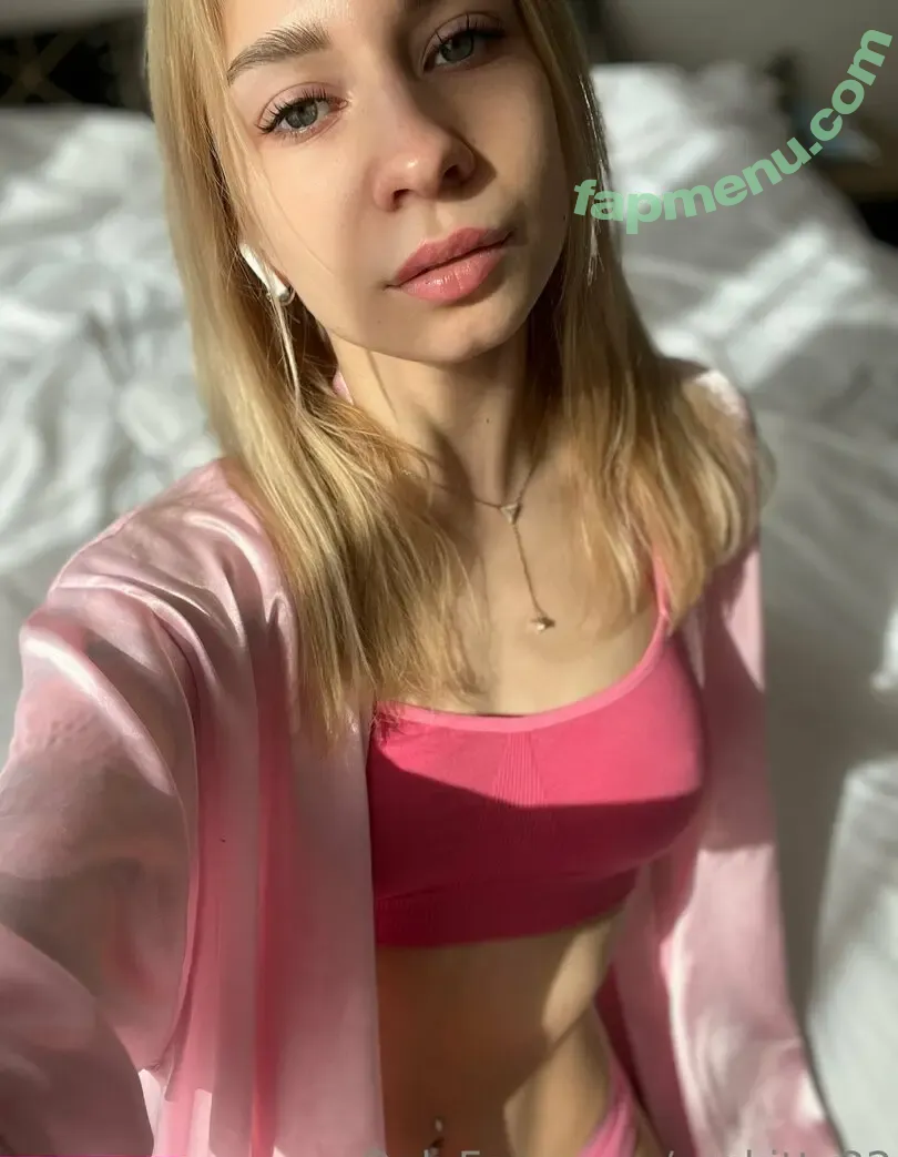 erokitty22 nude photo #0015 (erodkitti)
