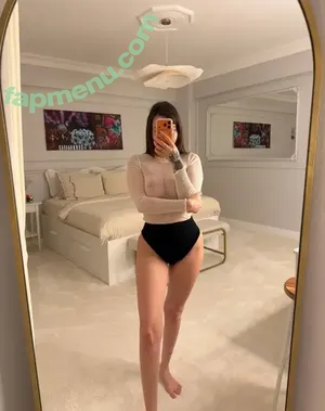 Es1nce / Esin Çepni nude photo #0118