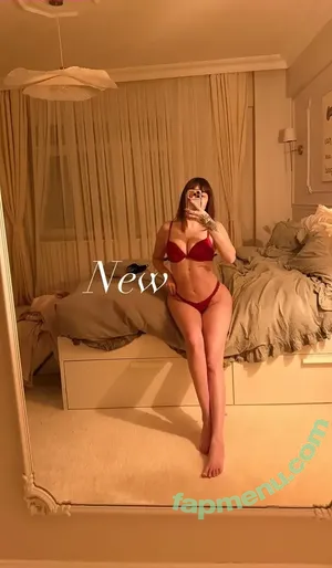Es1nce / Esin Çepni nude photo #0225