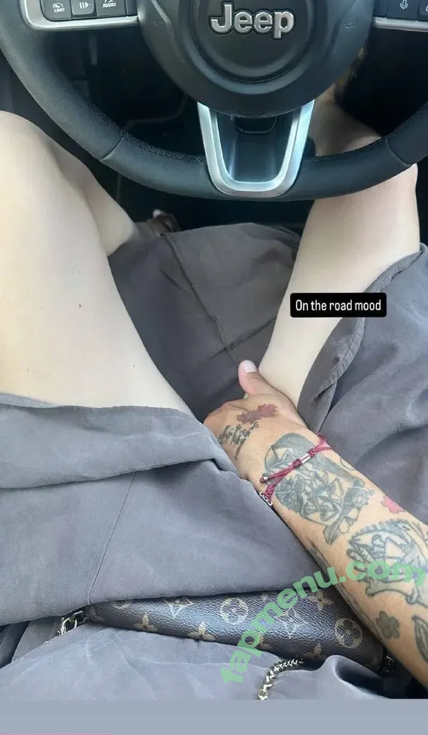 Es1nce nude photo #0108 (Esin Çepni)