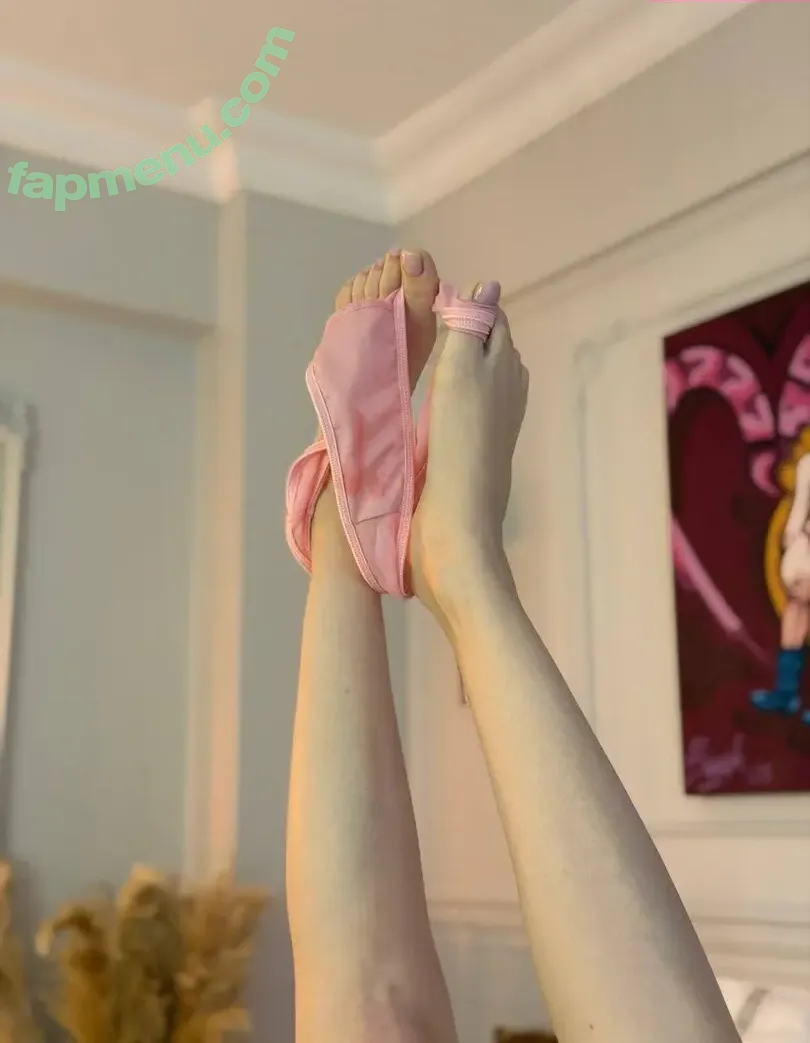 Es1nce nude photo #0258 (Esin Çepni)