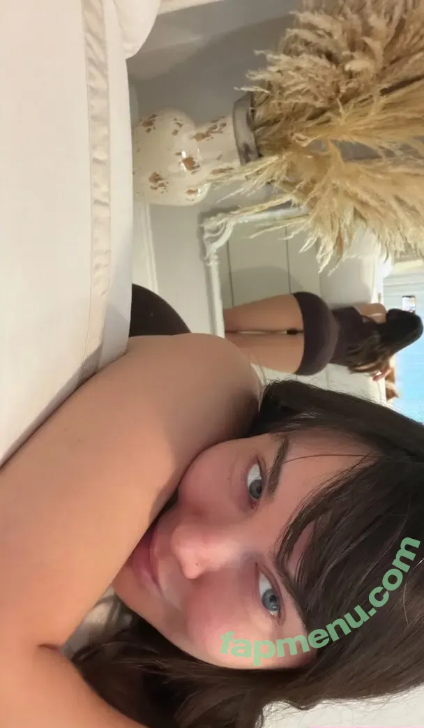 Es1nce nude photo #0274 (Esin Çepni)