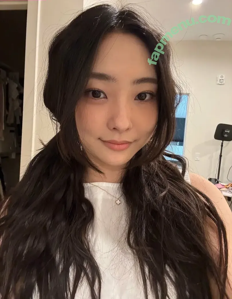 esblee nude photo #0164 (Esther Lee / esblee2 / goodie_isabelle)