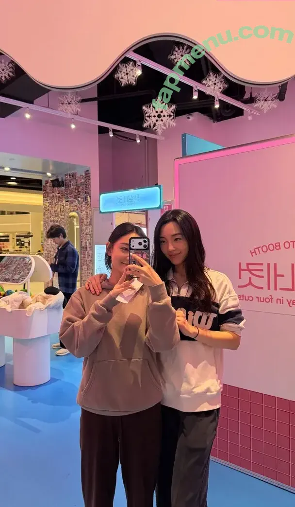 esblee nude photo #0178 (Esther Lee / esblee2 / goodie_isabelle)