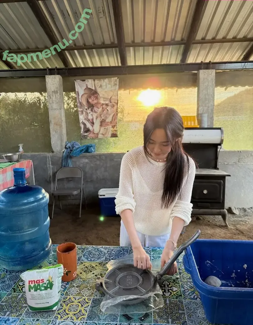 esblee nude photo #0199 (Esther Lee / esblee2 / goodie_isabelle)