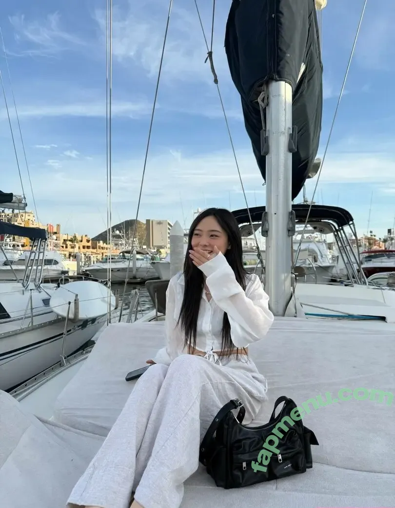 esblee nude photo #0200 (Esther Lee / esblee2 / goodie_isabelle)