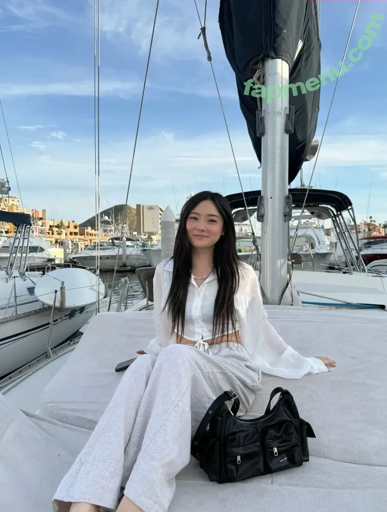 esblee nude photo #0211 (Esther Lee / esblee2 / goodie_isabelle)