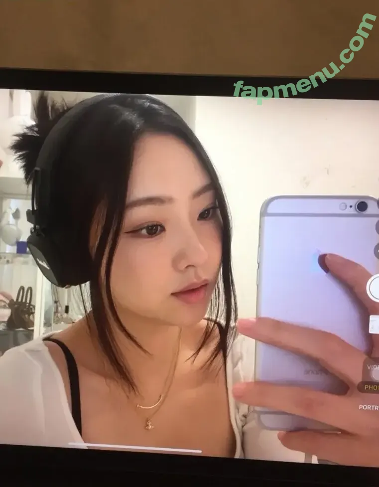 esblee nude photo #0234 (Esther Lee / esblee2 / goodie_isabelle)