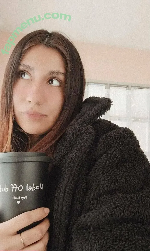 esmee27 nude photo #0009 (esmee27)