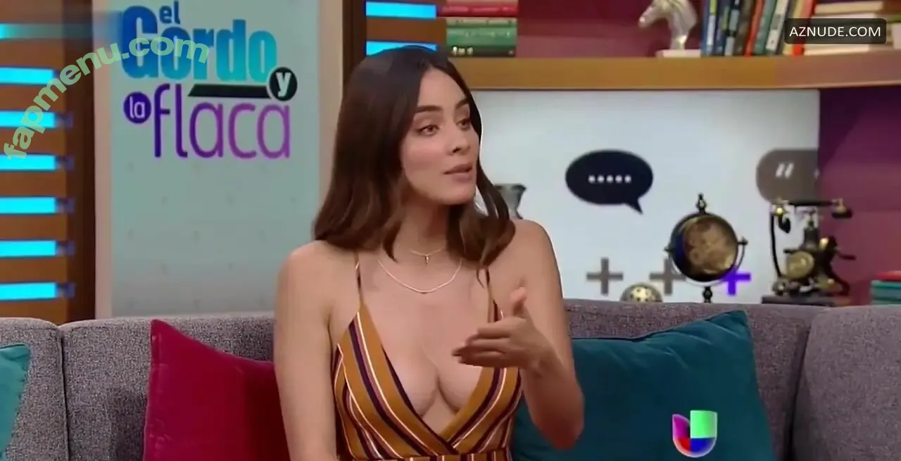 Esmeralda Pimentel nude photo #0003 (Esmeralda Pimentel)