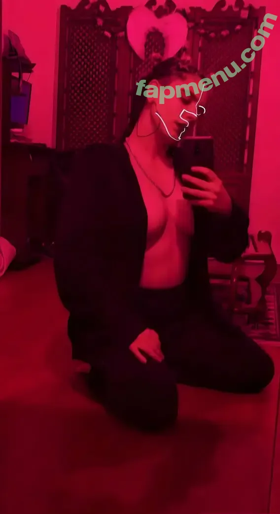 Espectro cinza nude photo #0015 ( / Selva Espectral / espectrocinza)