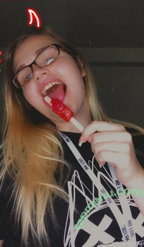 essenceskyye nude photo #0006 (essenceskye)