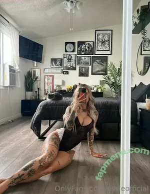 essieofficial / essie nude photo #0056