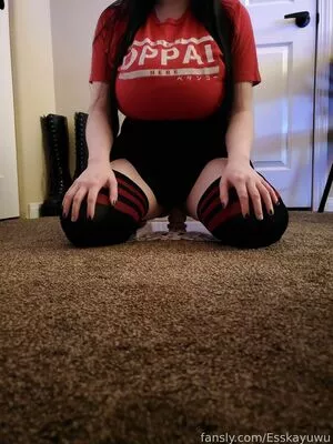 Esskayuwu nude photo #0005