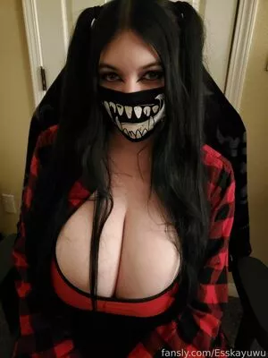 Esskayuwu nude photo #0051