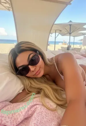  nude photo #0004