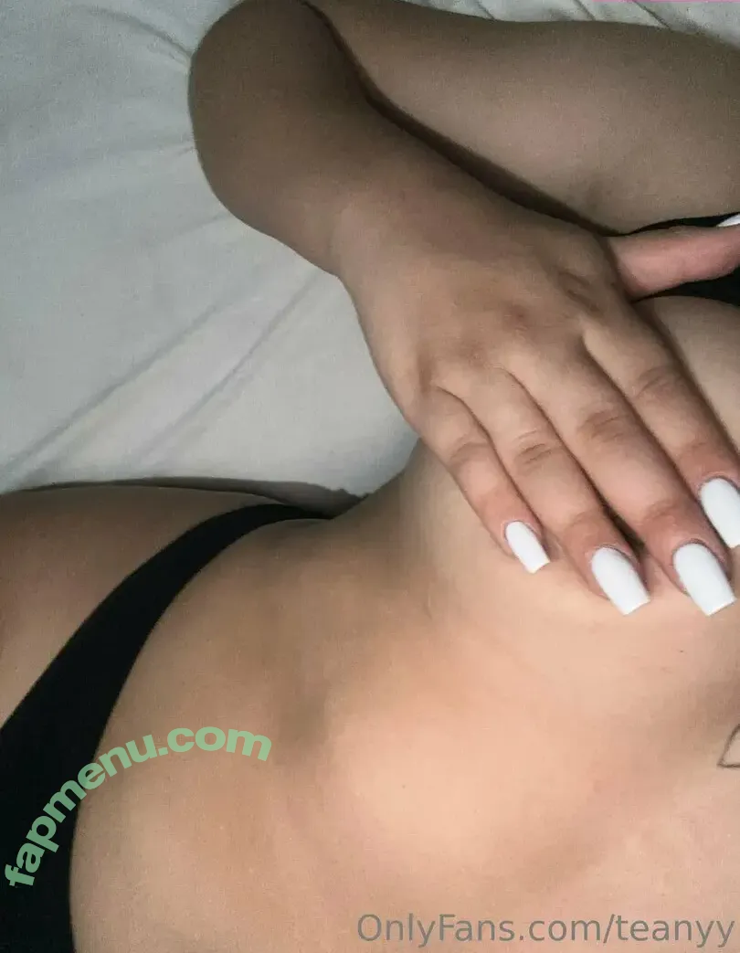 Estefany Marquez nude photo #0042 (daisymarquez / estefanymarquez / teanny)